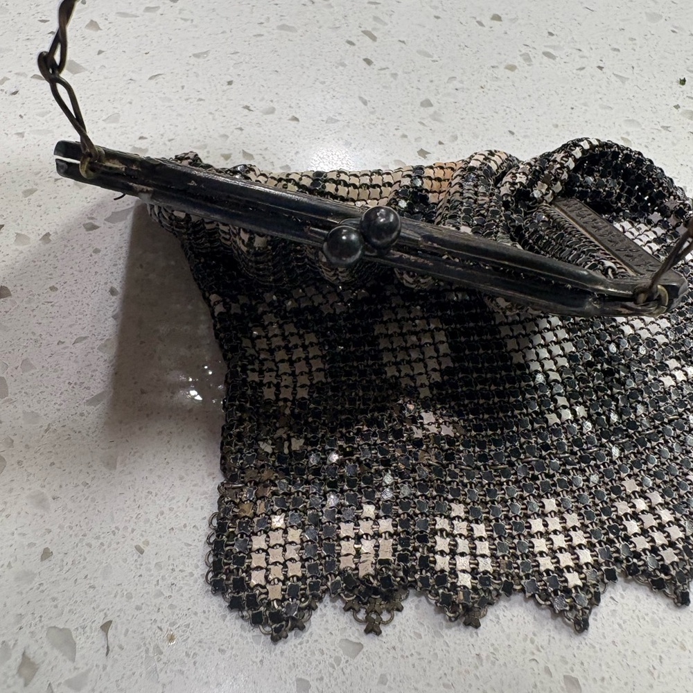 Elegant Antique Gun Metal and Silver Metal Mesh Evening Bag - Picture 5 of 14